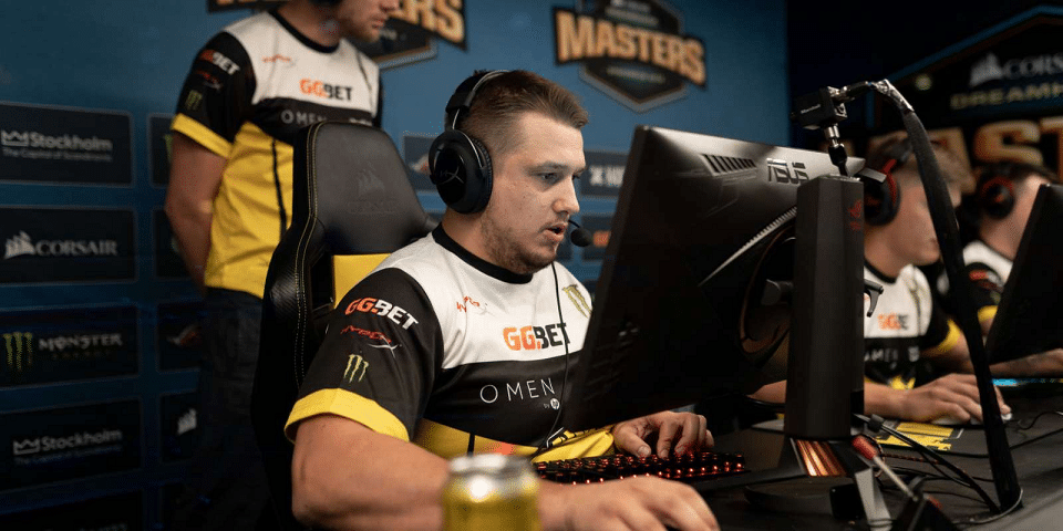 CS:GO: zeus, former Na`Vi, participates in meeting with government member in Brasília