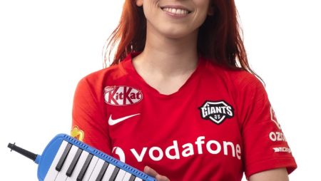 Elesky is the new signing of Vodafone Giants for its team of streamers.