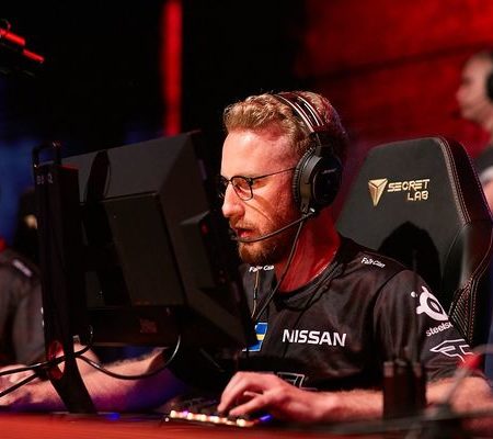Olofmeister, race on pause