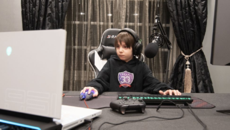 The youngest „pro“ Fortnite player is 8 years and got a $33,000 contract