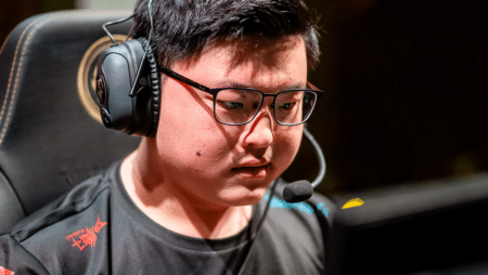 Uzi returns as professional League of Legends player