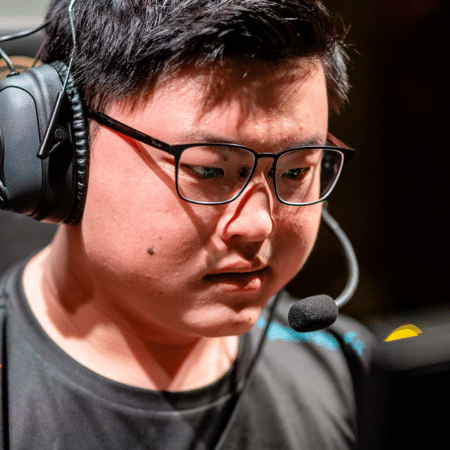 Uzi returns as professional League of Legends player