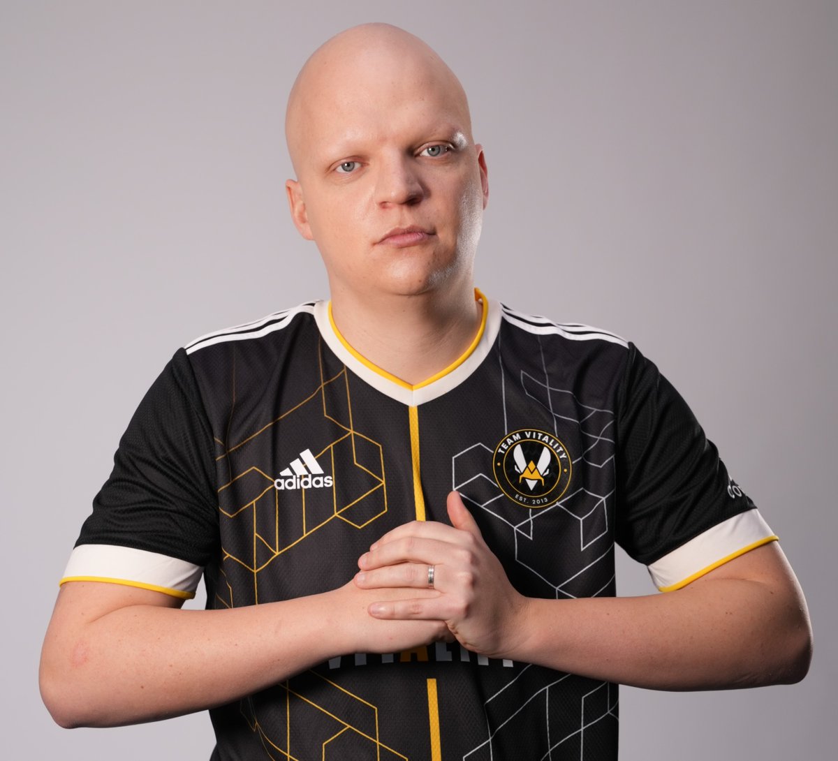 Тренер кс го. Тренер кс го. Тренеры покемонов девушки. Тренер с авито ксго. Тренер виталити кс го.